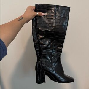 SHEIN Black Croc-Patterned Heeled Boots